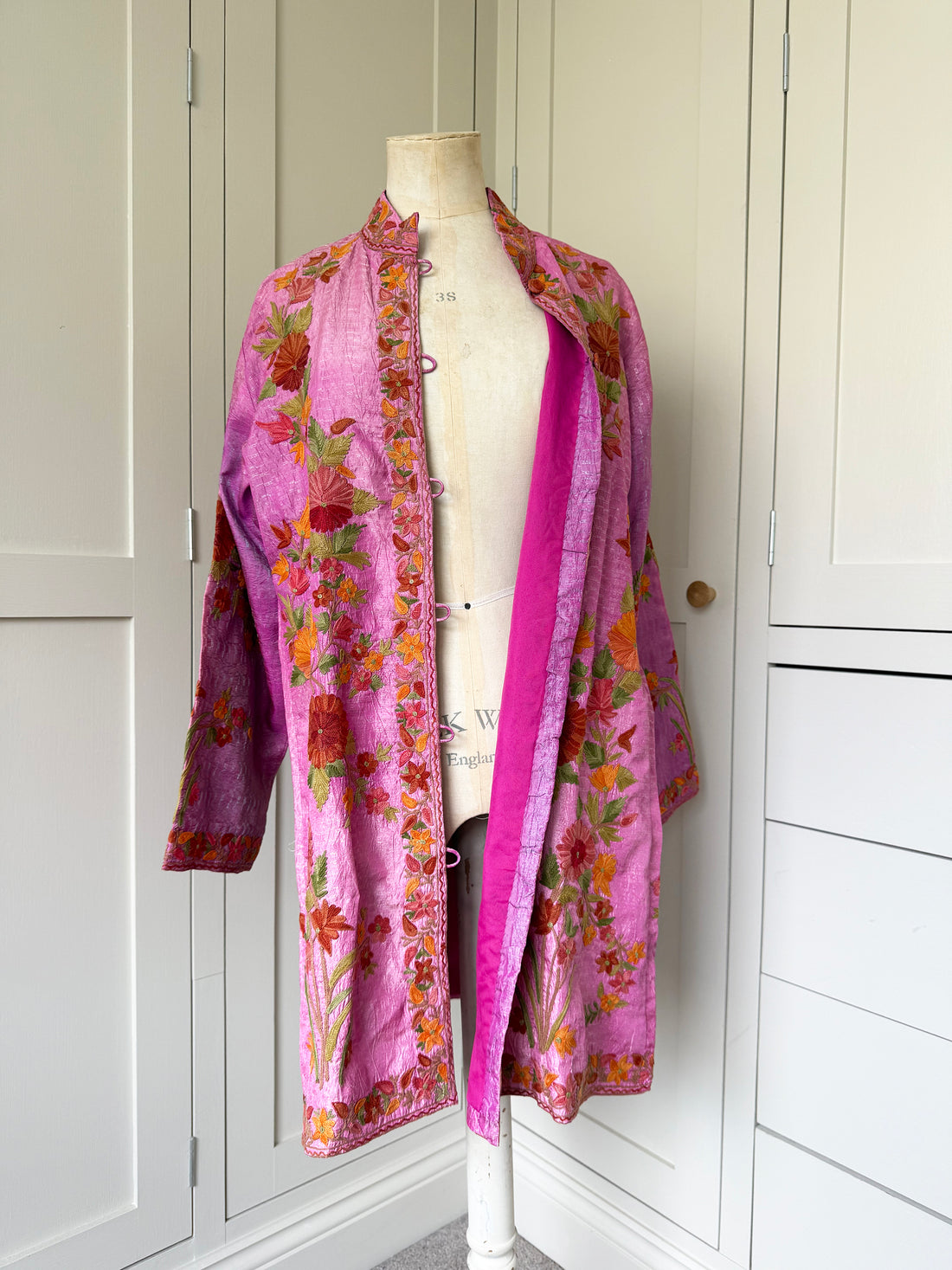 KASHMIRI EMBROIDERED SILK JACKET | PINK