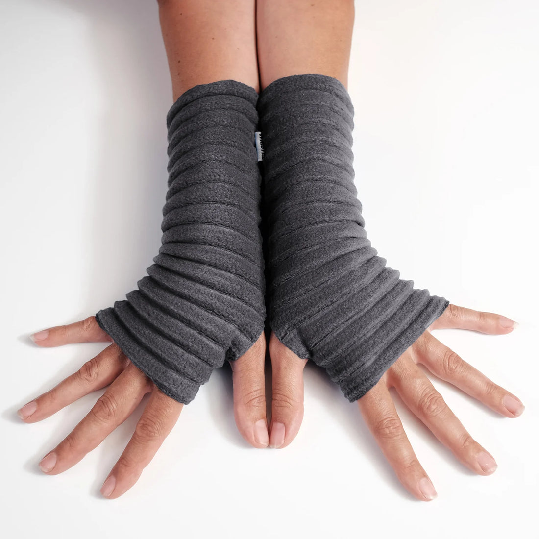 PLEATED 'WRISTEES' WRISTWARMERS