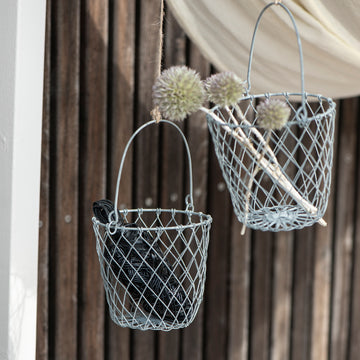 WIRE BASKET WITH HANDLE