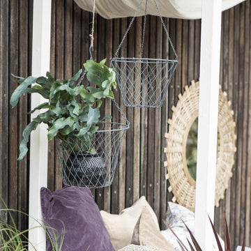 WIRE HANGING BASKET WITH CHAIN