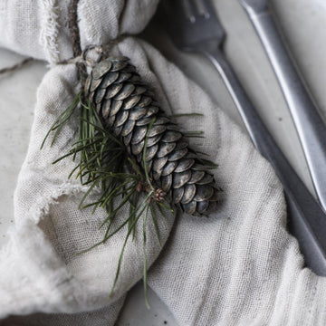 METAL PINECONE VINTAGE LOOK ORNAMENT
