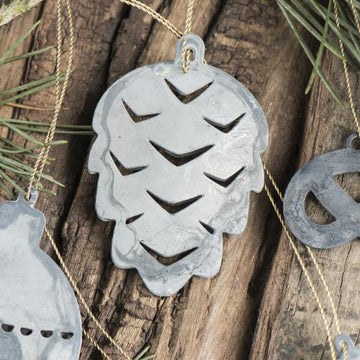 ZINC PINECONE DECORATION WITH BRASS WIRE