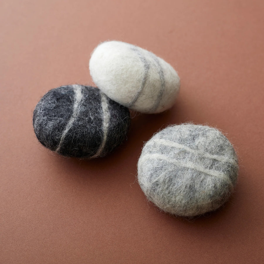 NATURAL WOOL FELTED SOAP PEBBLE