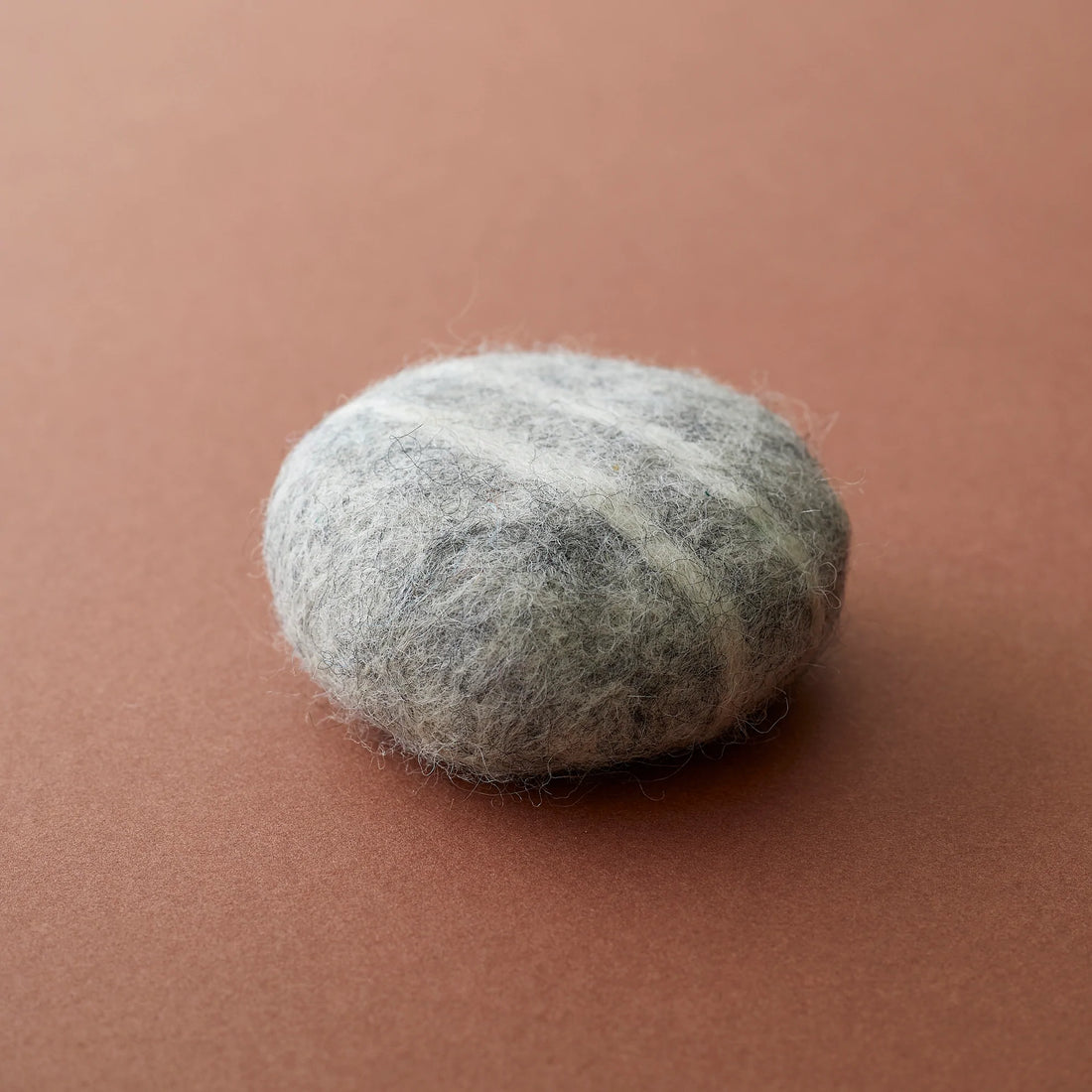 NATURAL WOOL FELTED SOAP PEBBLE