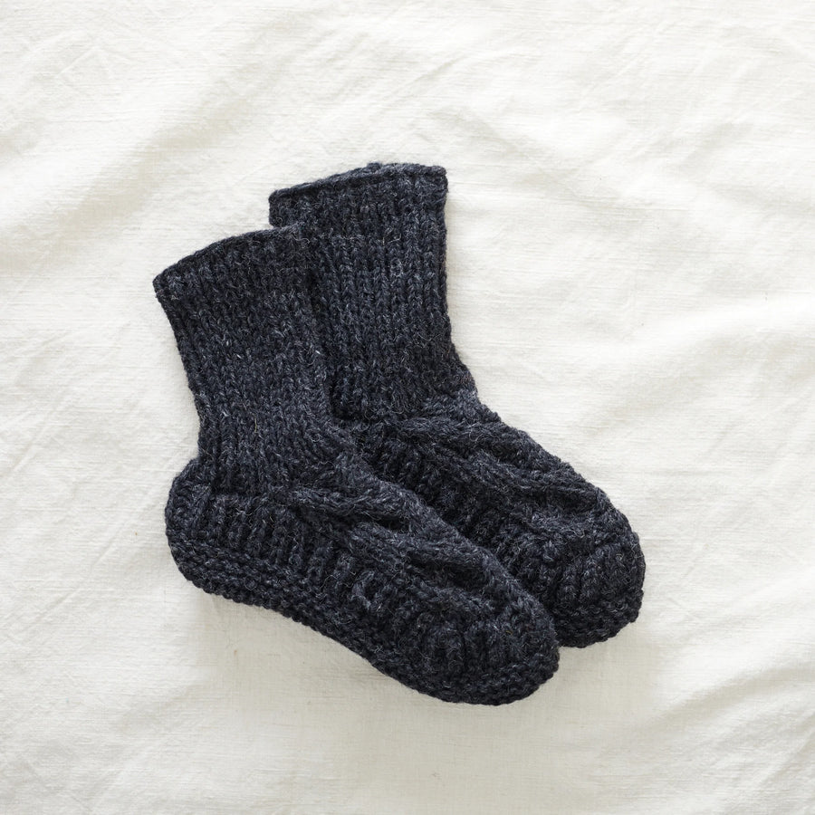 CABLE KNIT WOOL JERSEY LINED SLIPPER SOCKS | DARK GREY