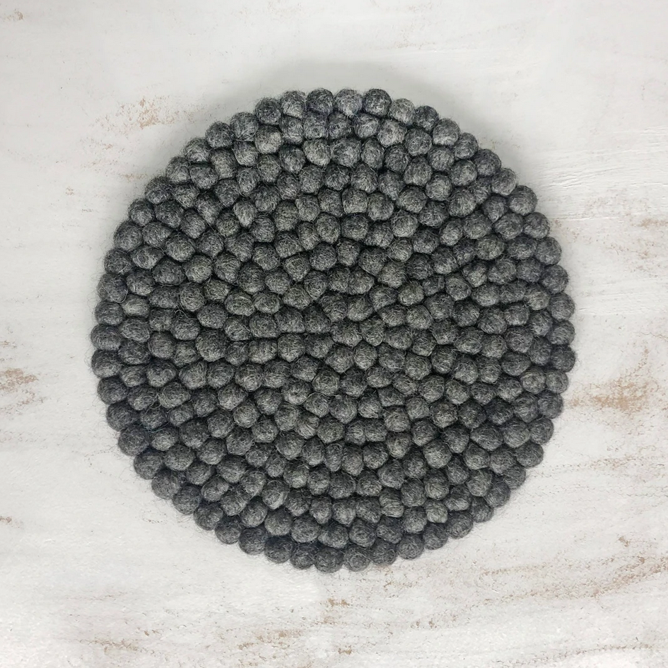 HANDMADE ECO FELT BALL TABLE MAT TRIVET | DARK GREY