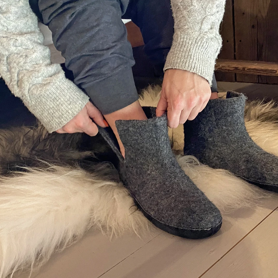 HANDMADE FELT UNISEX SLIPPER BOOT | DARK GREY