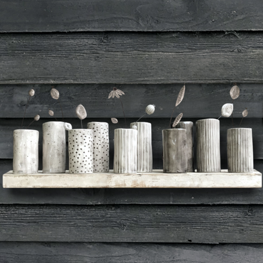 MEDIUM HANDPAINTED VASE | SCRATCHED LINES