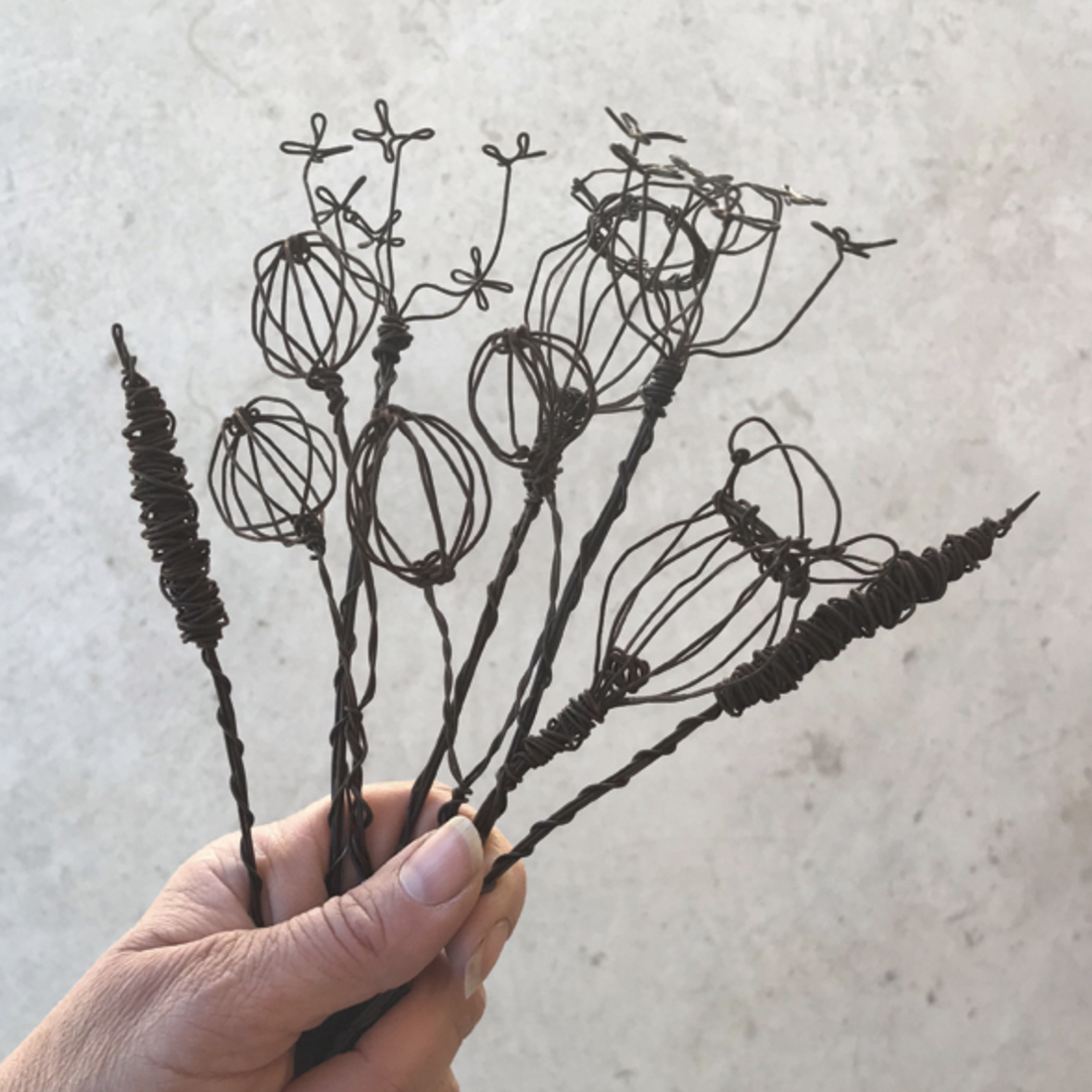 RUSTY WIRE BERRY SPRIG