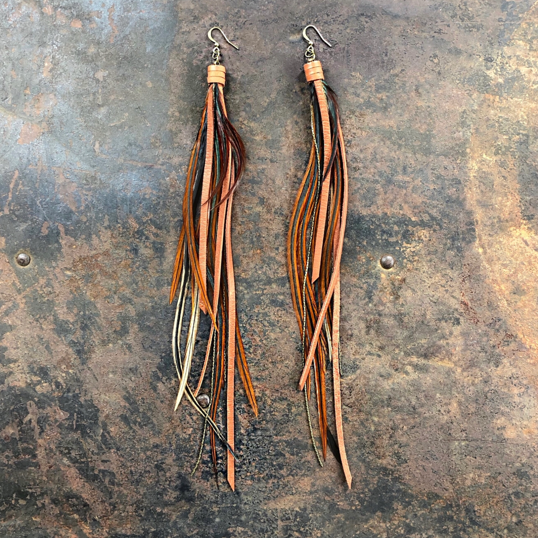PIRATE FEATHER EARRINGS | RUST