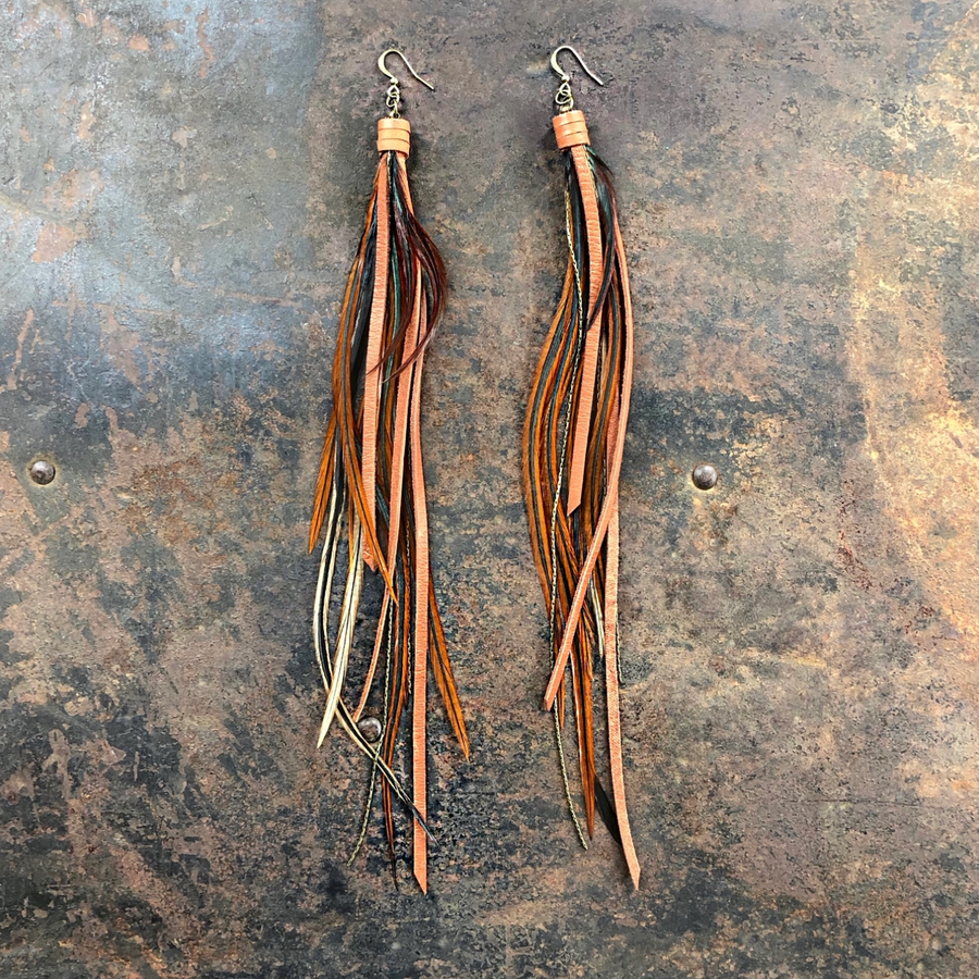 PIRATE FEATHER EARRINGS | RUST