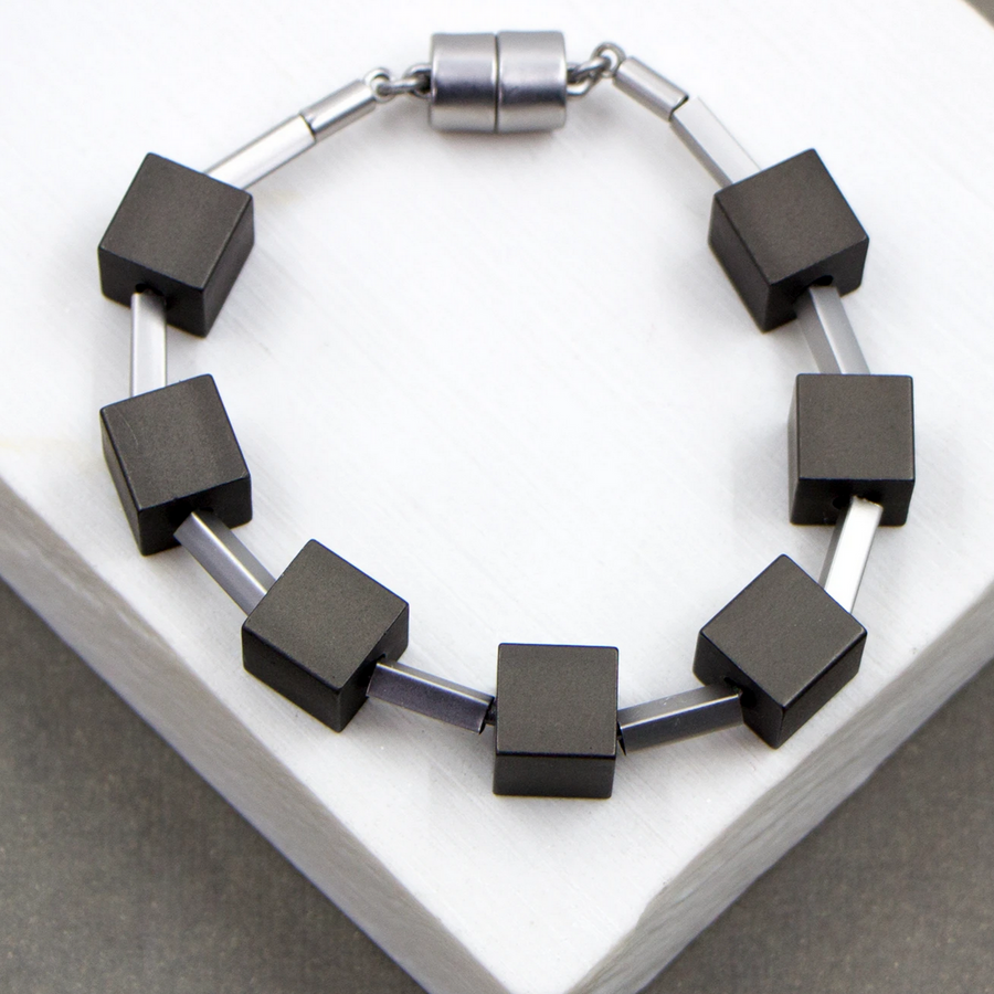 CONTEMPORARY GUNMETAL GREY CUBE BEAD BRACELET