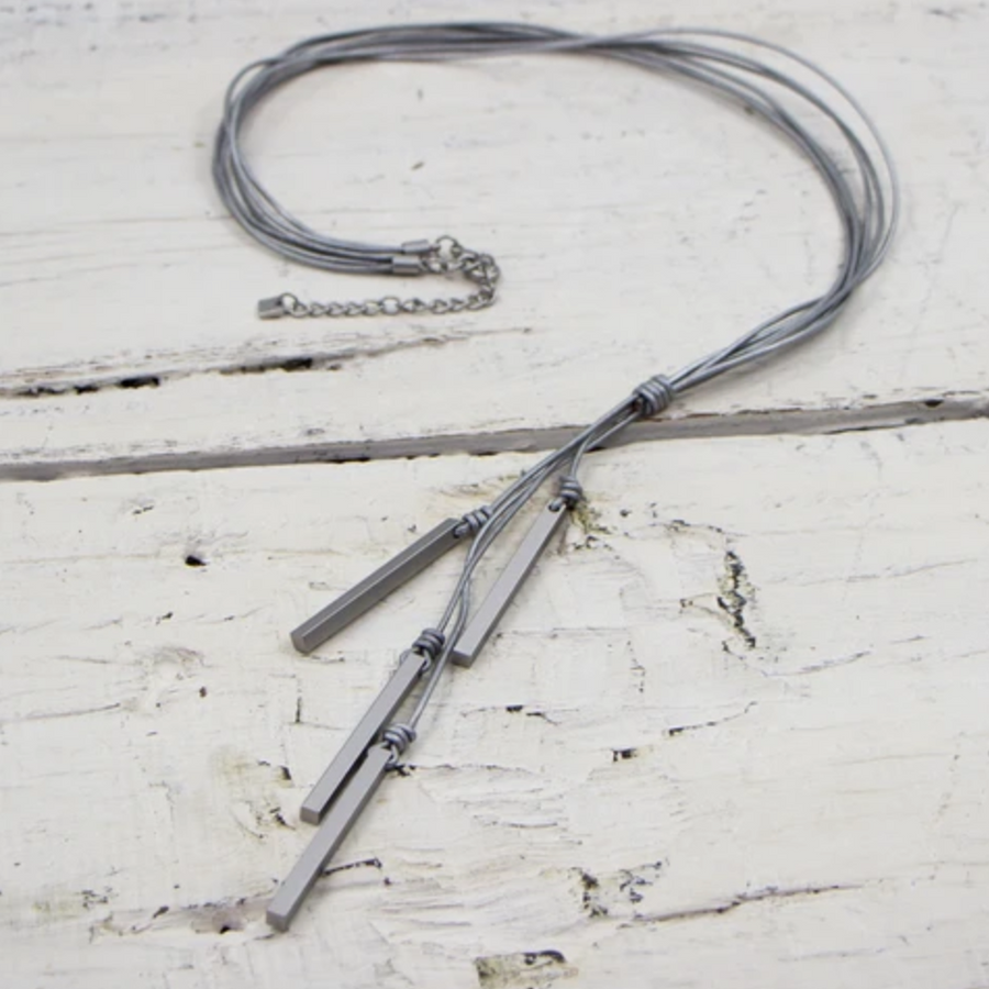 MATT METALLIC AND LEATHER KNOT STRAND NECKLACE