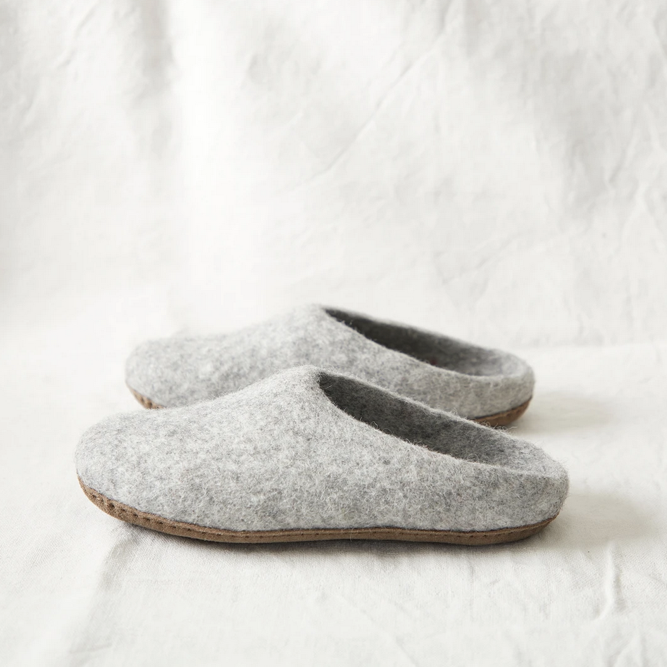 HANDMADE ECO FELT MULE SLIPPERS SUEDE SOLE | LIGHT GREY