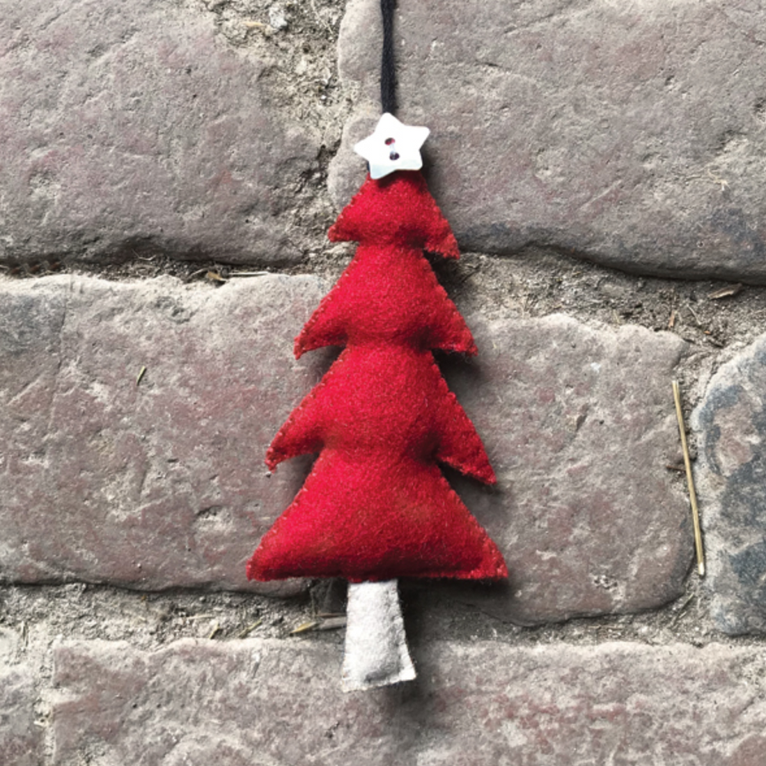 FELT HANGING TREE DECORATION