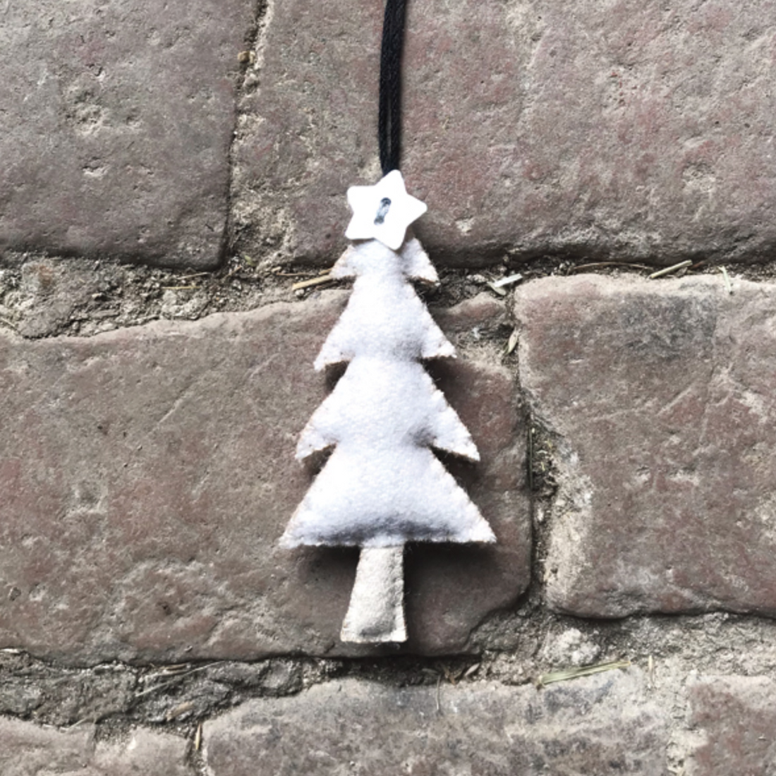 FELT HANGING TREE DECORATION