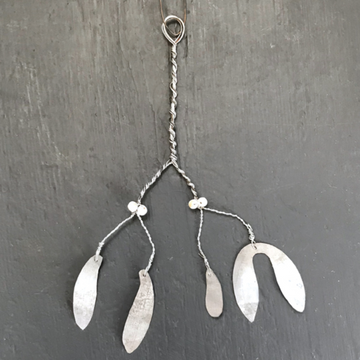 METAL MISTLETOE SPRIG