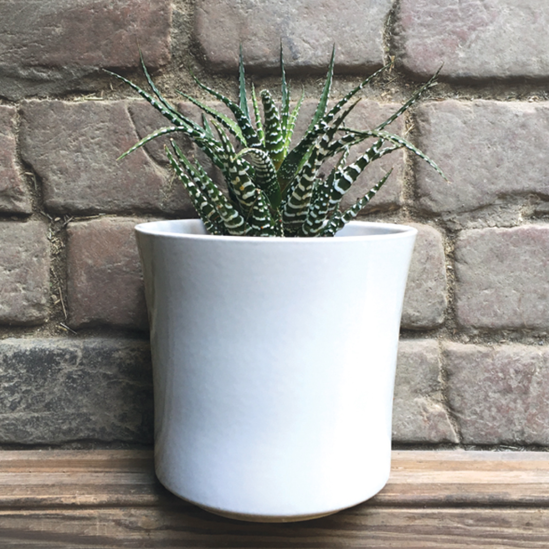 LARGE ROUND WHITE PLANTER