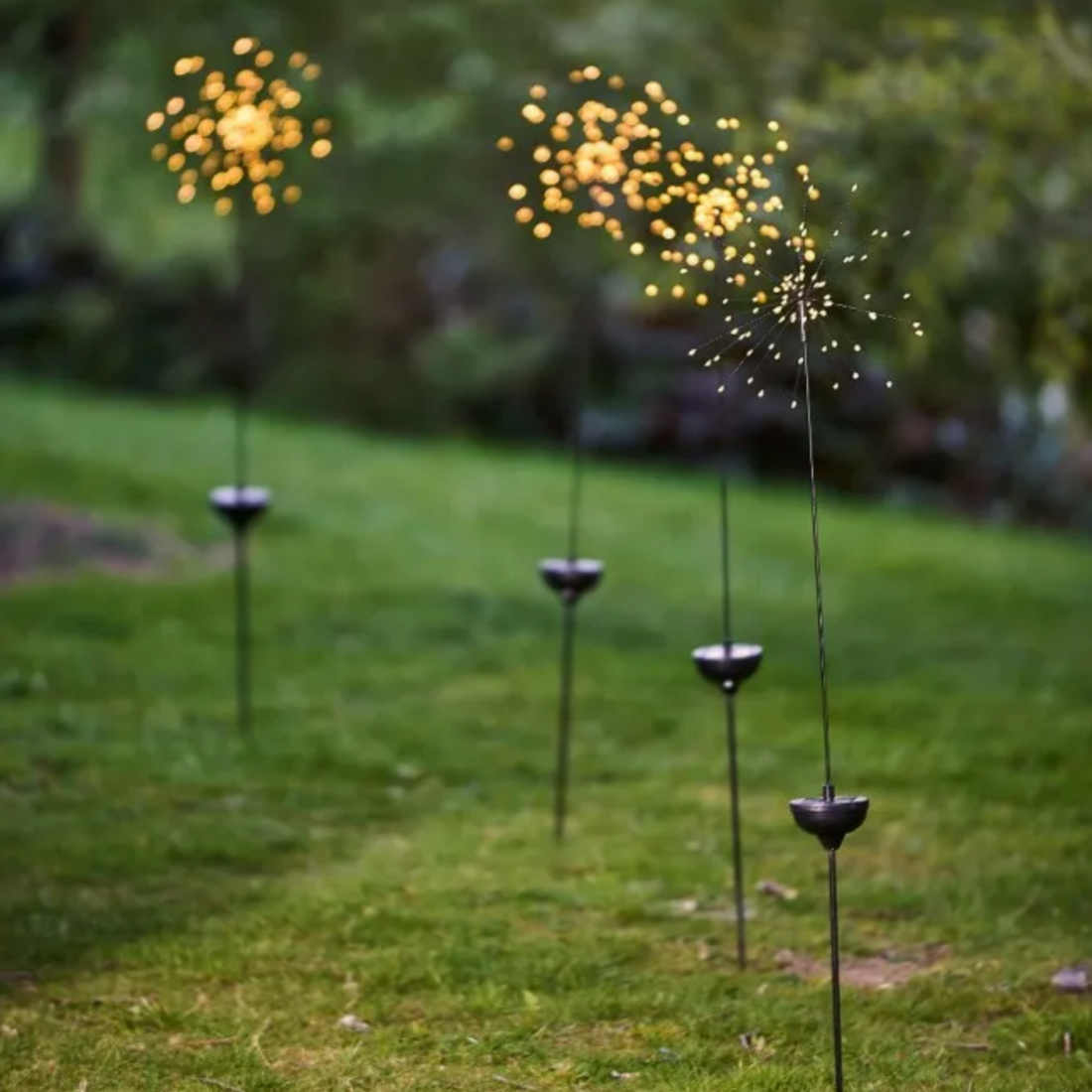 SOLAR POWERED STARBURST | OUTDOOR STAKE LIGHT