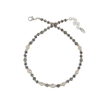 A LINE OF PEARLS & FACETTED BEADS NECKLACE | GREY, SILVER & PEARL
