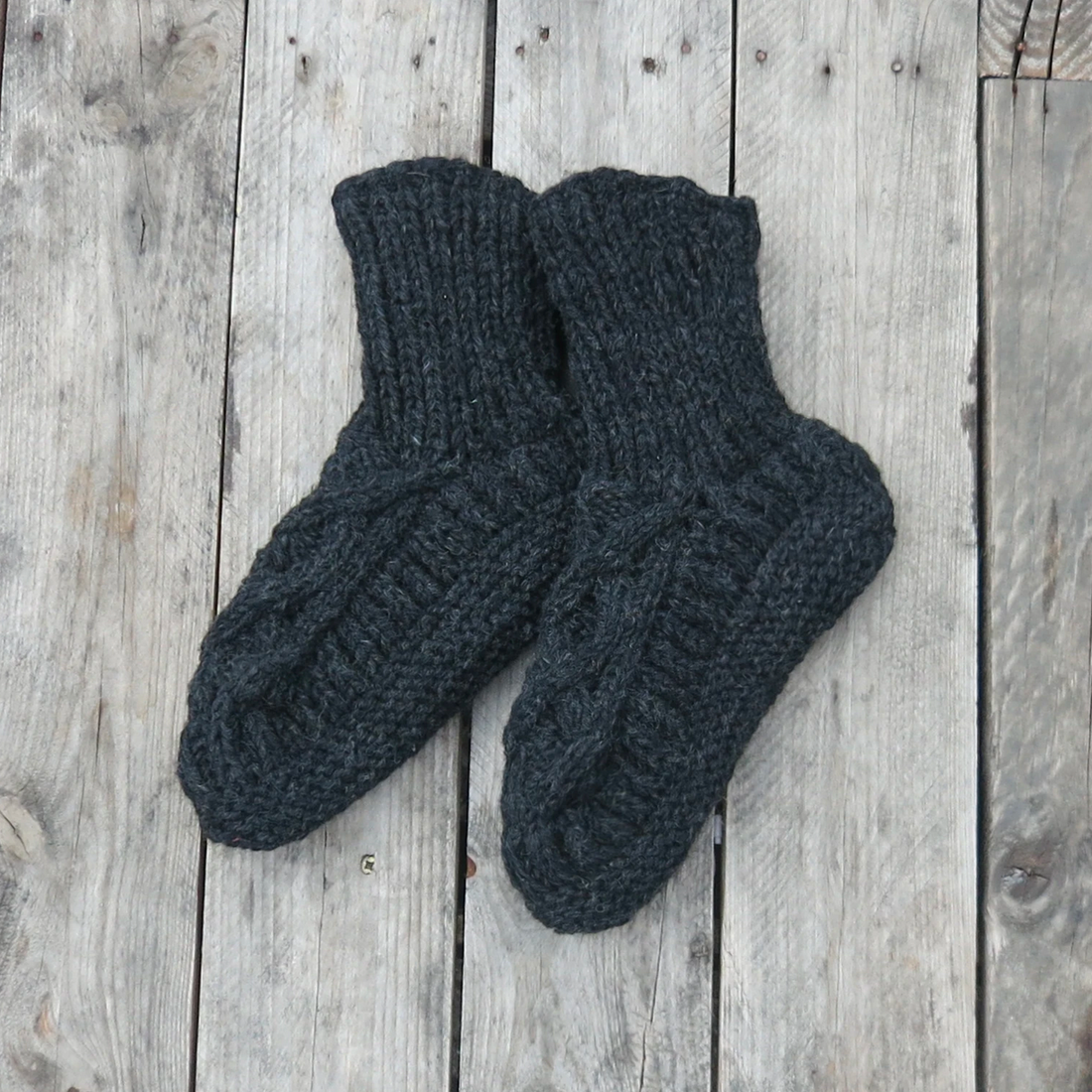 CABLE KNIT WOOL JERSEY LINED SLIPPER SOCKS | DARK GREY