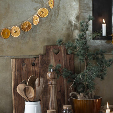 LONG ACACIA CHOPPING BOARD WITH HEART CUTOUT