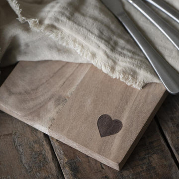 LONG ACACIA CHOPPING BOARD WITH ETCHED HEART
