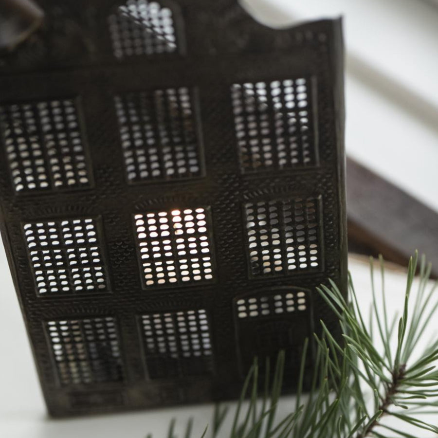 DECORATIVE METAL HOUSE CANDLE HOLDER | 3 DESIGNS