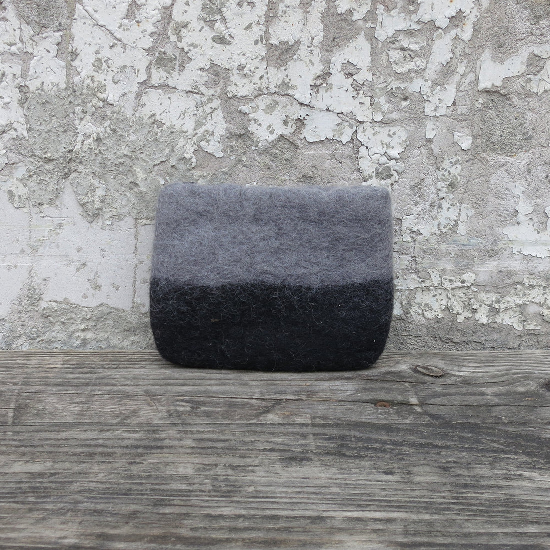 HANDMADE LILA FELT OMBRE ZIP PURSE