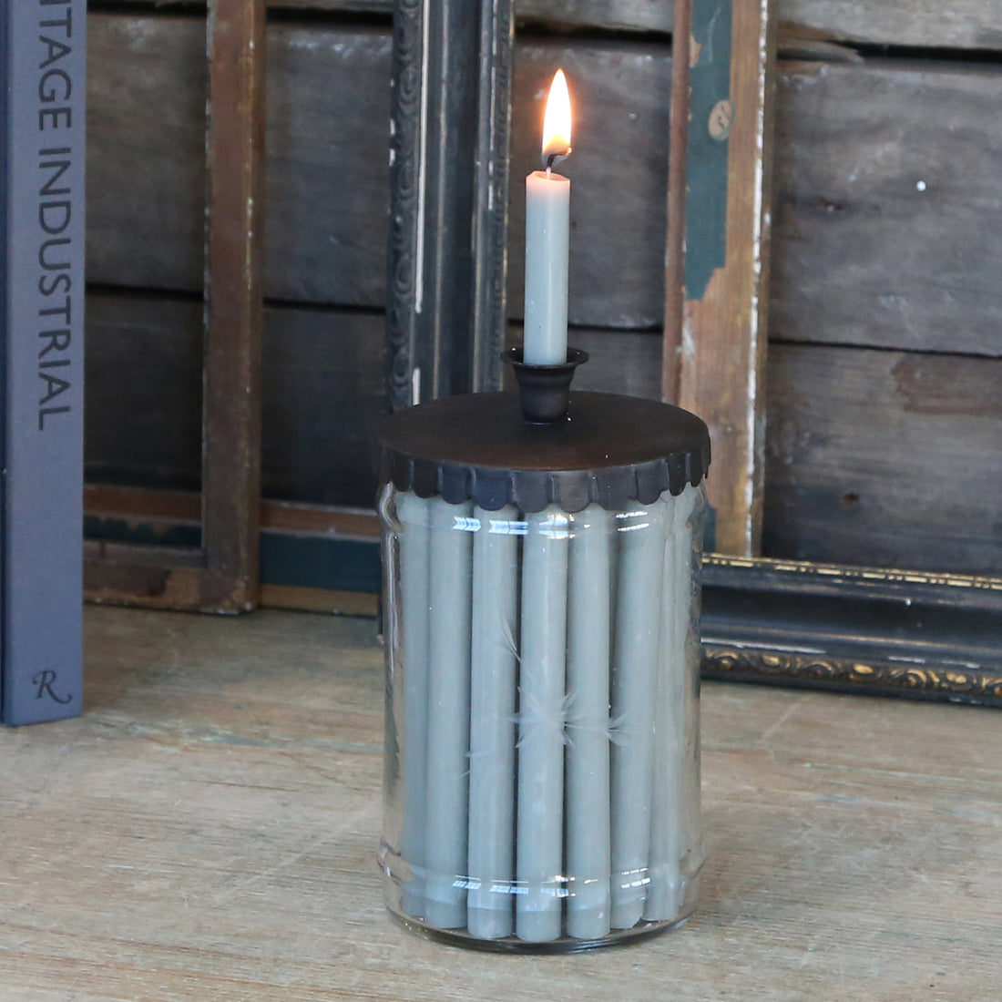 CANDLE HOLDER WITH LID