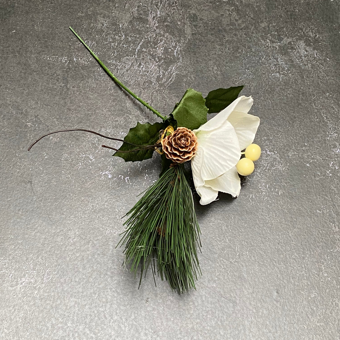 SMALL FESTIVE POSY