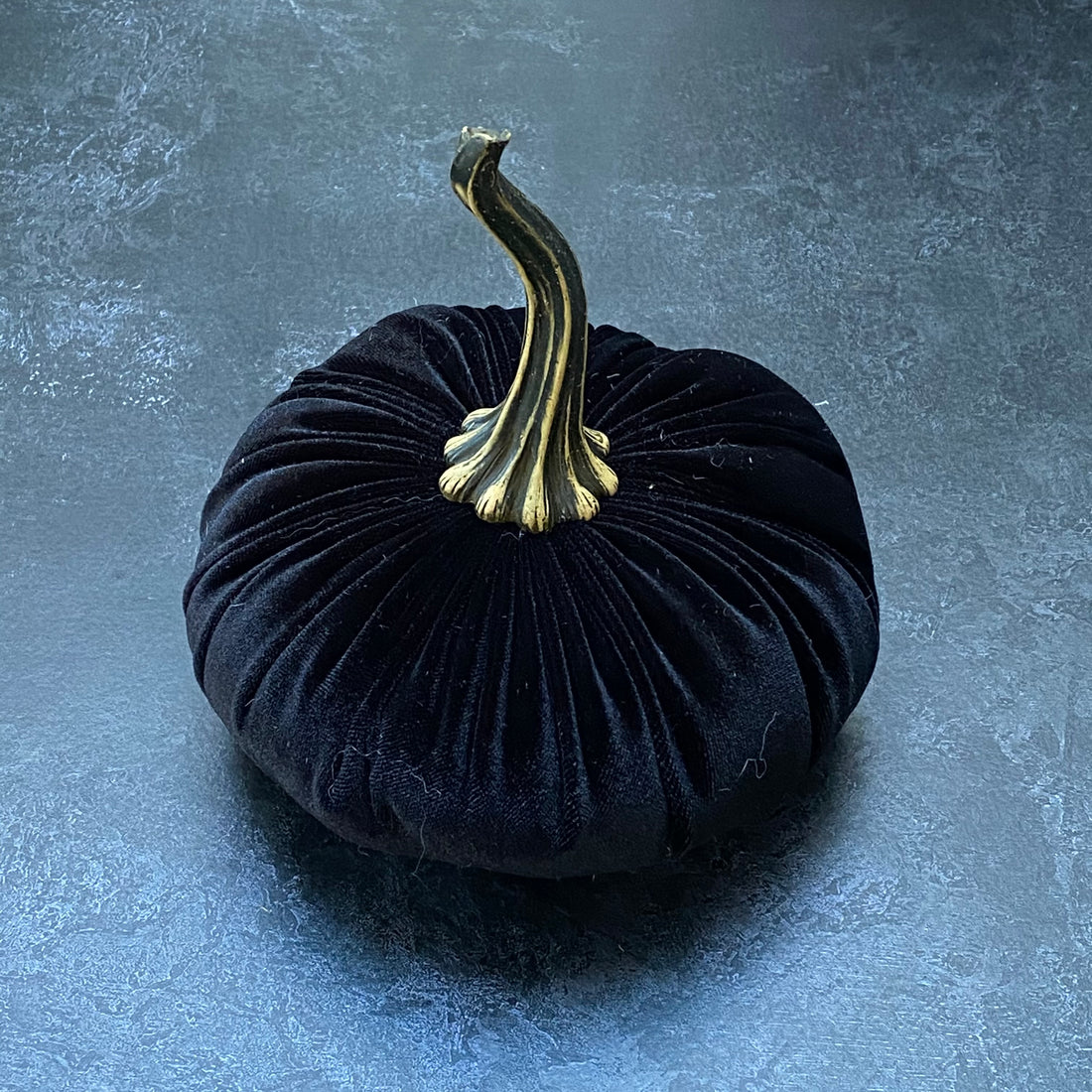 SMALL VELVET DECORATIVE PUMPKIN