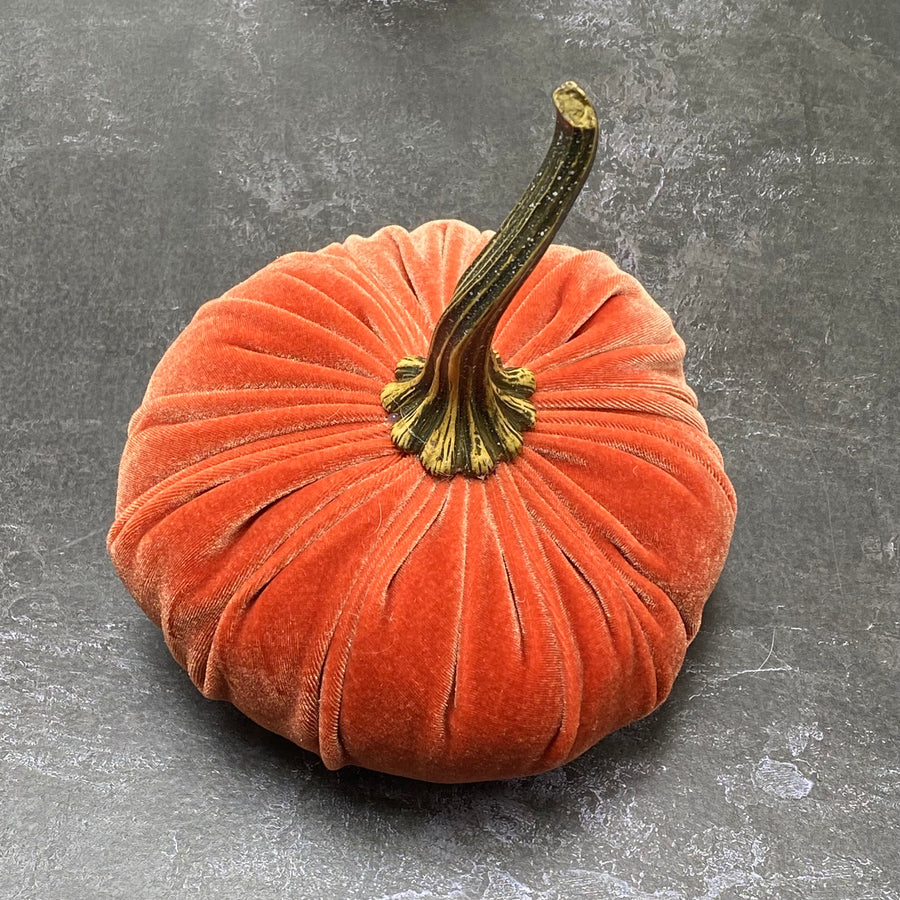 SMALL VELVET DECORATIVE PUMPKIN