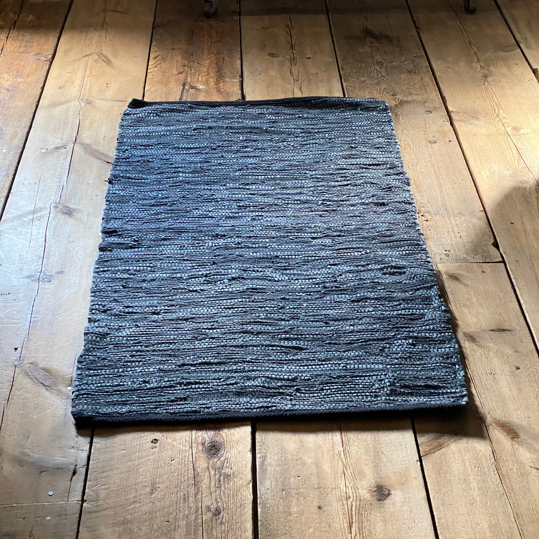 SMALL LEATHER RUG