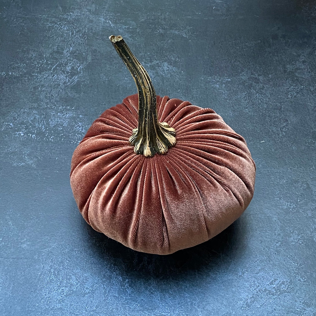 SMALL VELVET DECORATIVE PUMPKIN