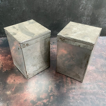 VINTAGE METAL TIN