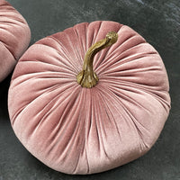 LARGE DECORATIVE VELVET PUMPKIN | SOFT PINK