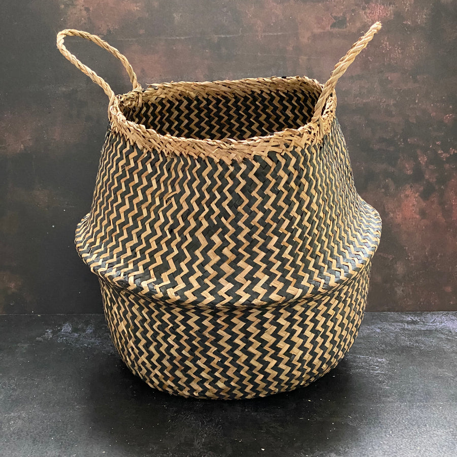 PATTERNED SEAGRASS BASKET
