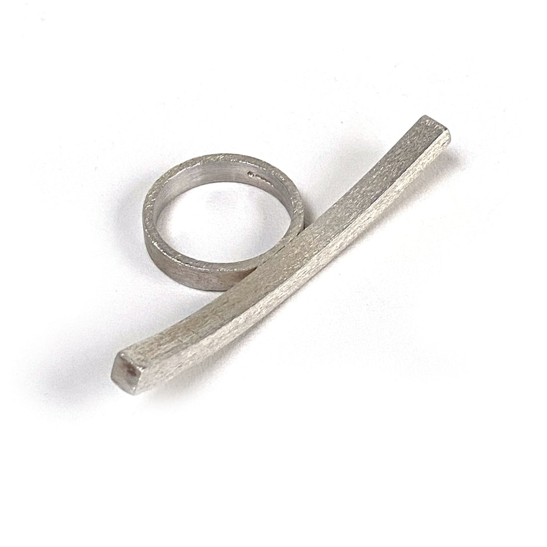 SILVER CURVE RING