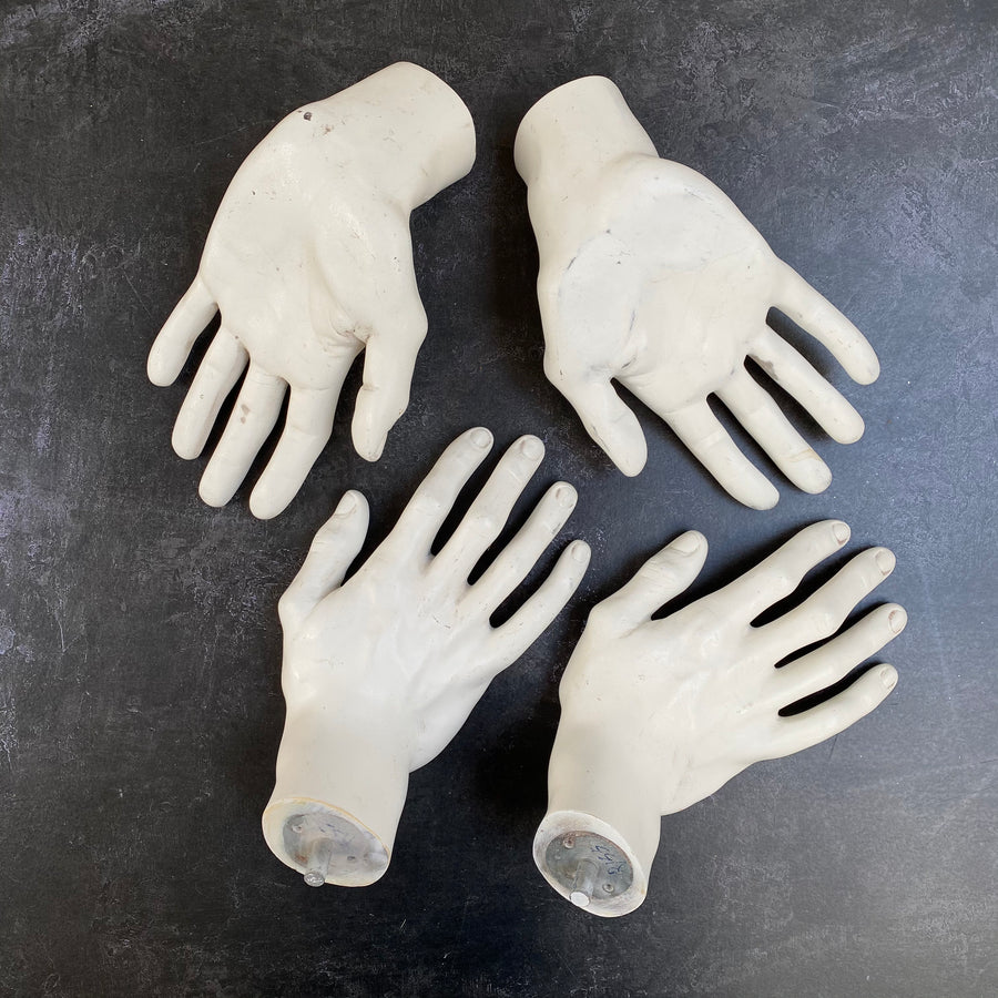 VINTAGE DISPLAY HAND