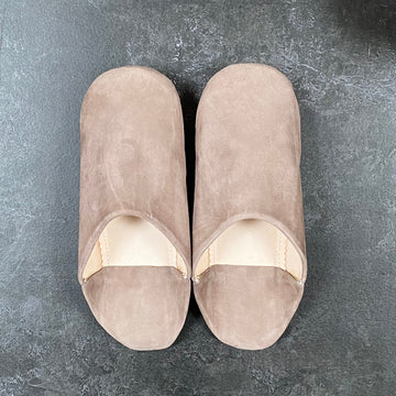MOROCCAN BABOUCHE SUEDE SLIPPERS | LATTE