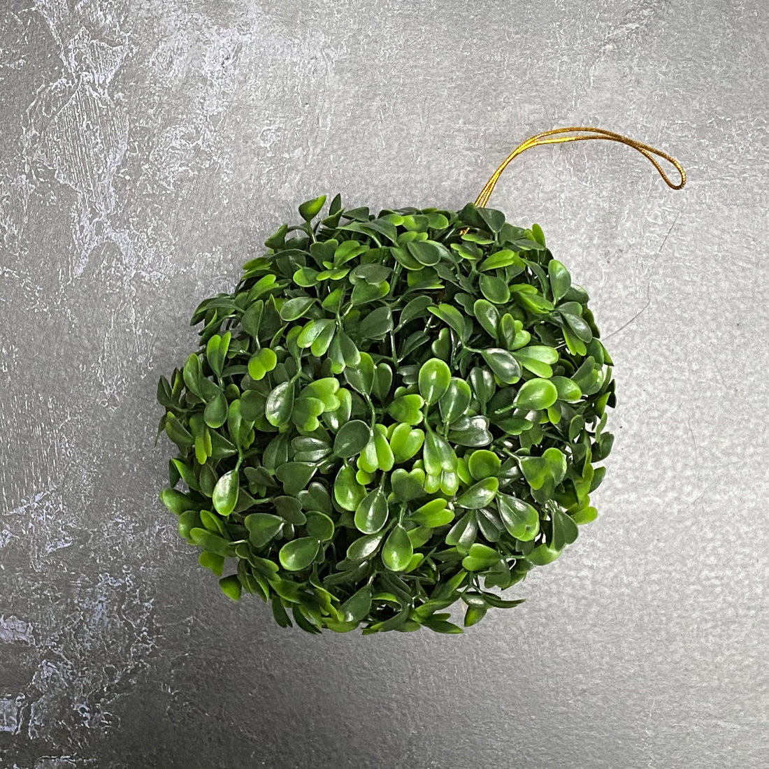 FAUX BOXWOOD LEAF BALL