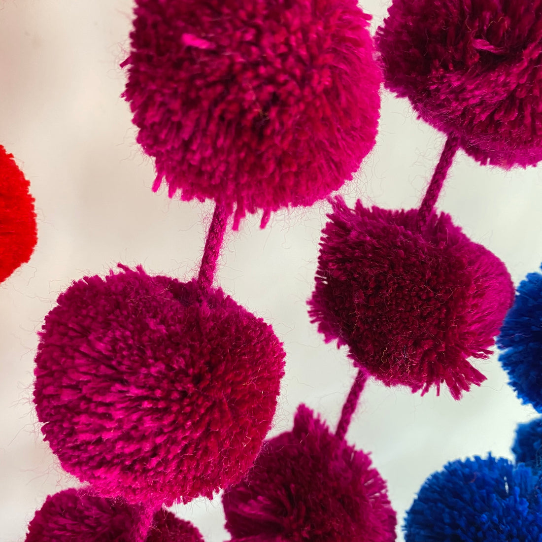 POM POM GARLAND