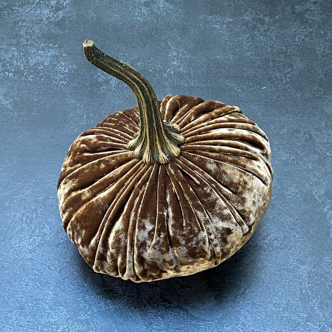 SMALL VELVET DECORATIVE PUMPKIN