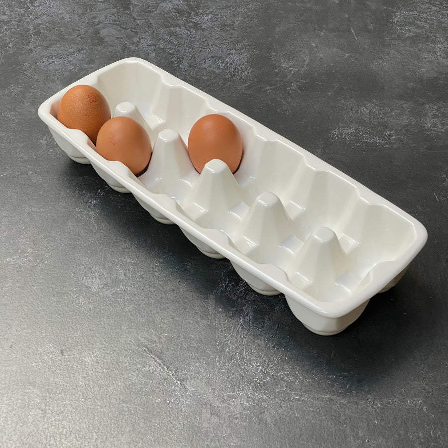 WHITE CERAMIC EGG HOLDER