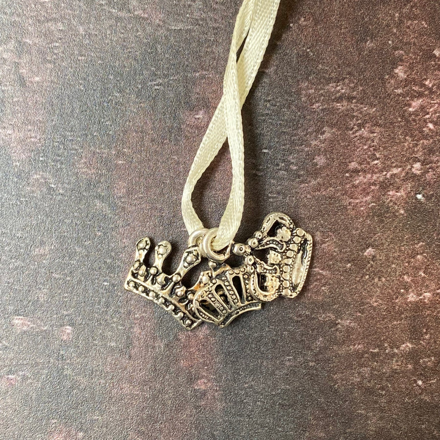 SET 4 METAL CHARMS | CROWNS