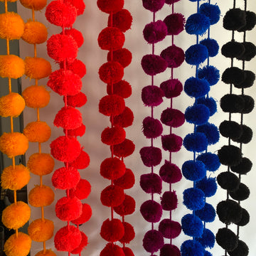 POM POM GARLAND
