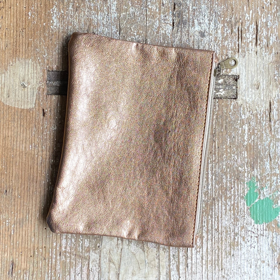 FLAT METALLIC LEATHER POUCH | LARGE