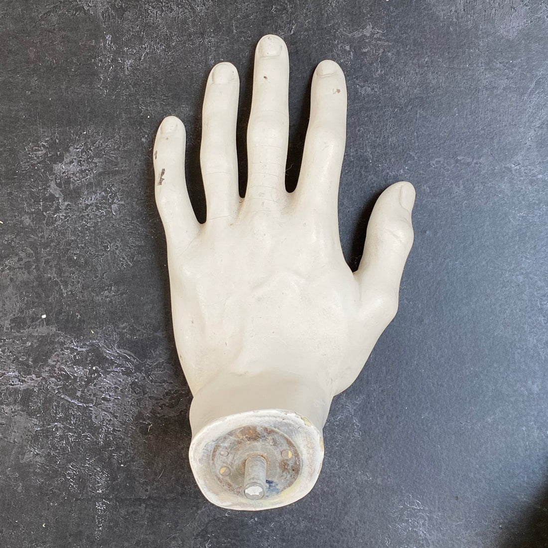 VINTAGE DISPLAY HAND