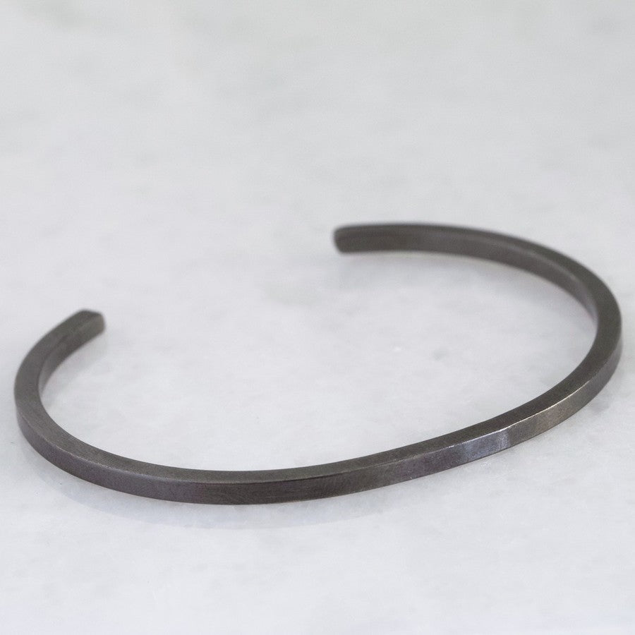 MEN'S BRUSHED BLACK BAR BANGLE
